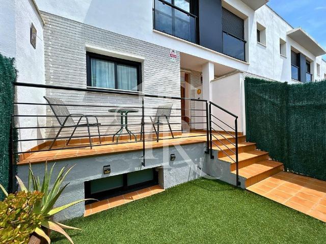 Casa adosada en venta en Roda de Barà, de 120 m² 3 habitaciones por 293.000