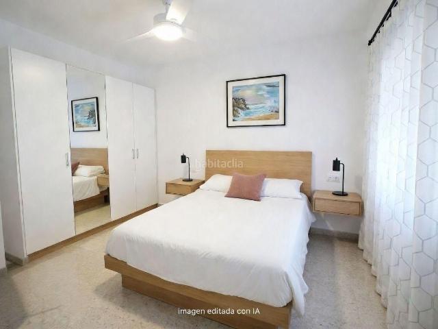 Casa adosada en venta en Roda La. Chalet en zona tranquila listo para entrar a vivir. Casas adosadas Roda.