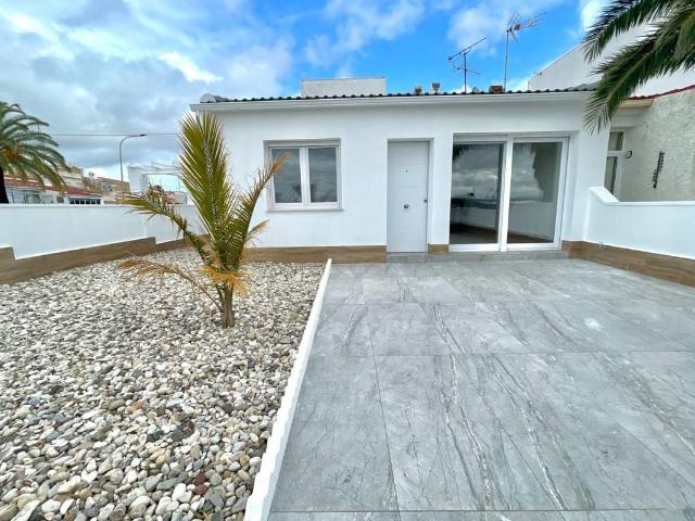 Casa adosada en Venta en Centro de la Ciudad Quesada