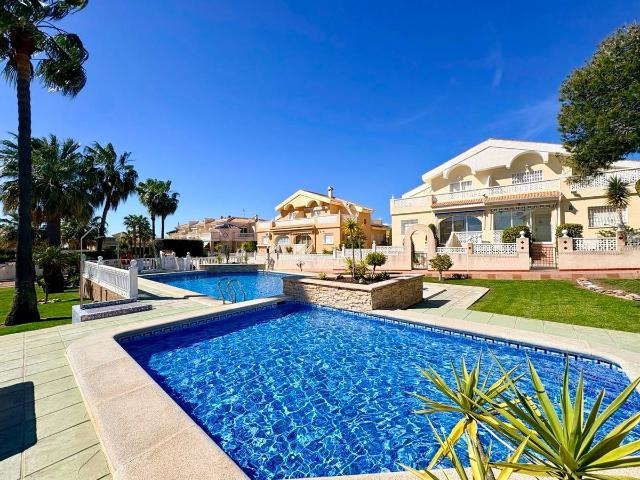 Casa adosada en Venta en Rojales