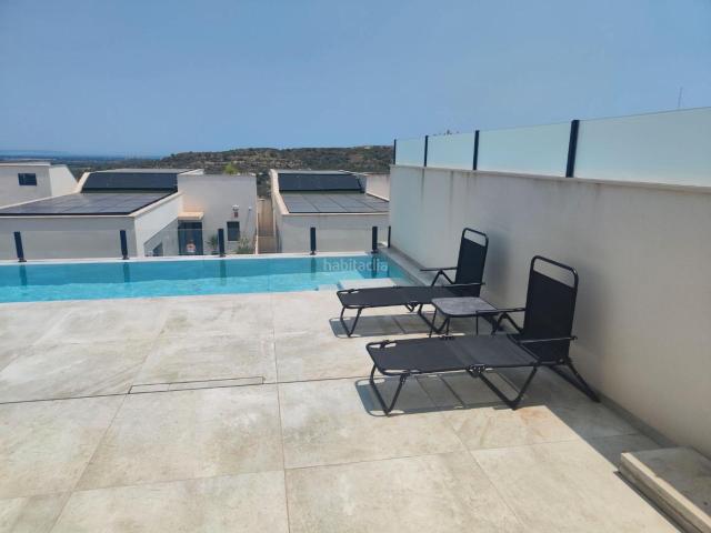 Casa adosada en venta en Rojales. Villa en Residencial Oceanic cerca del mar. Casas adosadas.