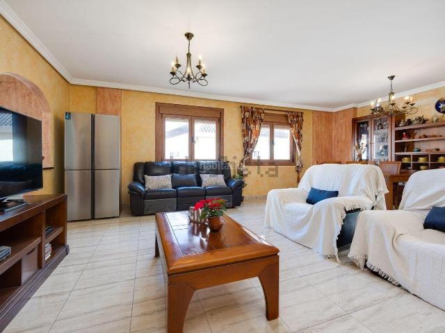 Casa adosada en venta en Rojales. Chalet adosado espectacular en pleno centro de Rojales. Casas adosadas.
