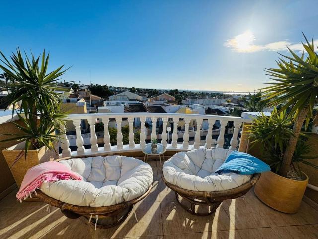 Casa adosada en venta en Rojales. GRAN ADOSADO EN CIUDAD QUESADA 3 HAB, 2 BAÑOS. Casas adosadas.