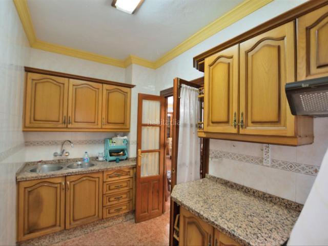 Casa adosada en venta en Ronda, La Ciudad. ¡REBAJADO DE 295.000 A 260.000 ! Vivienda familiar terraza en la ciudad Y posibilidad de plaza de garaje. Casas adosadas.