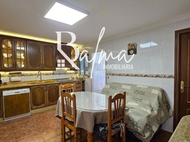 Casa adosada en venta en Ronda, San Cristóbal. AMPLIA CASA ADOSADA CON SOLÁRIUM EN ZONA TRANQUILA. Casas adosadas.