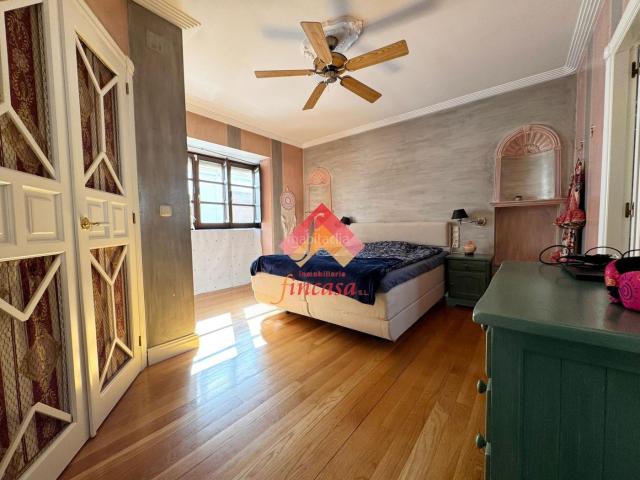 Casa adosada en venta en Ronda, San Cristóbal. ESPECTACULAR CASA JUNTO AL CENTRO CON AMPLIA COCHERA CERRADA Y BODEGA. Casas adosadas.