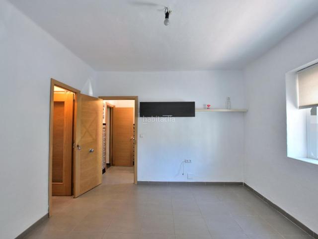 Casa adosada en venta en Ronda, San Cristóbal. Fantástica casa adosada con dos apartamentos independientes en el Barrio de San Cristobal. Casas adosadas.