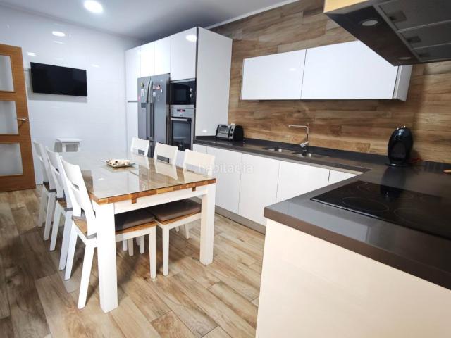 Casa adosada en venta en Roquetas de Mar, Roquetas pueblo. Casa en Roquetas de Mar de 4 habitaciones. VPO. Casas adosadas Roquetas de.