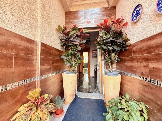 Casa adosada en venta en Roquetas de Mar, Roquetas pueblo. Gran casa adosada. Casas adosadas Roquetas de.