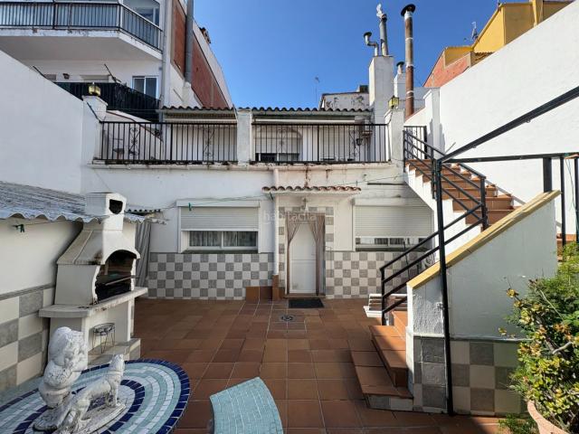 Casa adosada en venta en Roses, Centre Costa Brava. Amplia casa con garaje en el centro de Roses. Casas adosadas.
