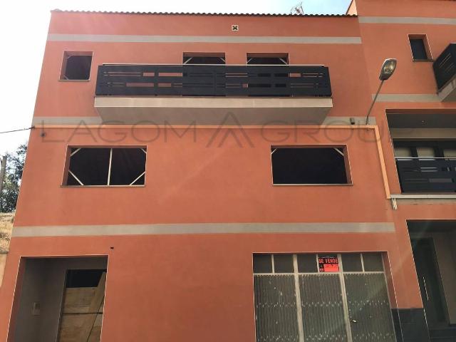 Casa adosada en Venta en Rosselló