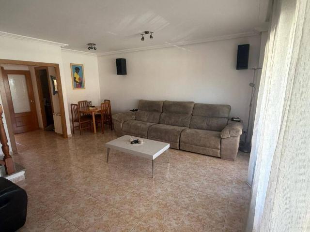 Casa adosada en Venta en Rosselló