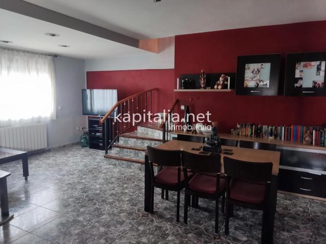Casa adosada en venta en Rafelguaraf. MAGNIFICA CASA A LA VENTA EN RAFELGUARAF. Casas adosadas.