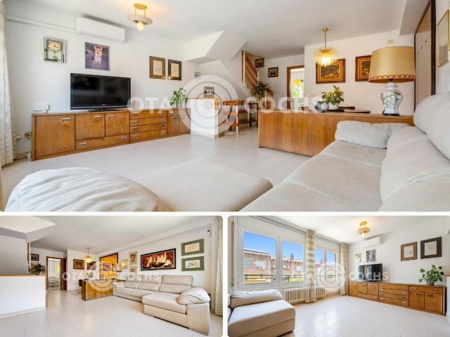 Casa adosada en venta en Reus, Ponent. ESPECTACULAR ADOSADO EN MAS VILANOVA. Casas adosadas.