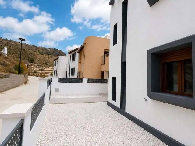 Casa adosada en Venta en Relleu