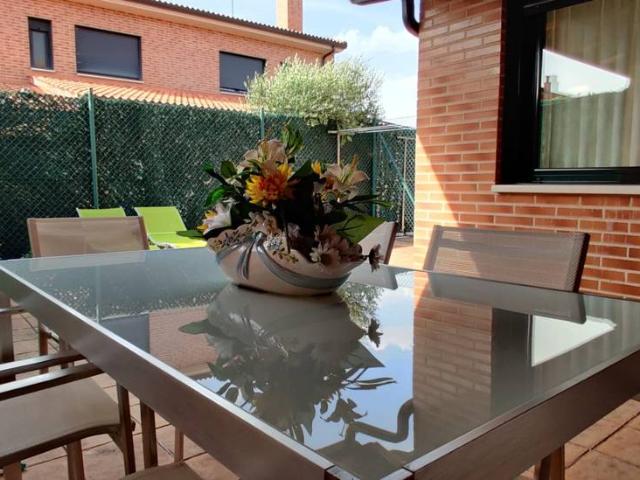 Casa adosada en Venta en Renedo de Esgueva
