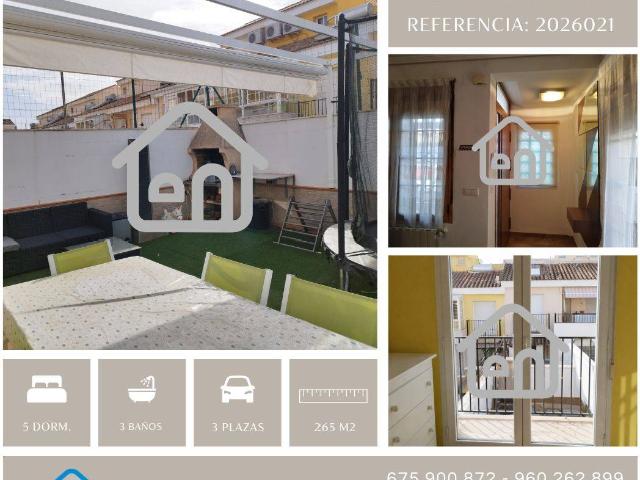 Casa adosada en Venta en Requena