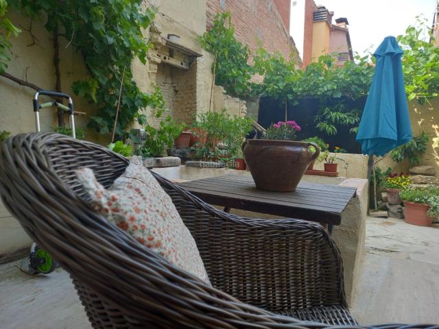 Casa adosada en venta en Riudarenes. Casa centro población. Casas adosadas.
