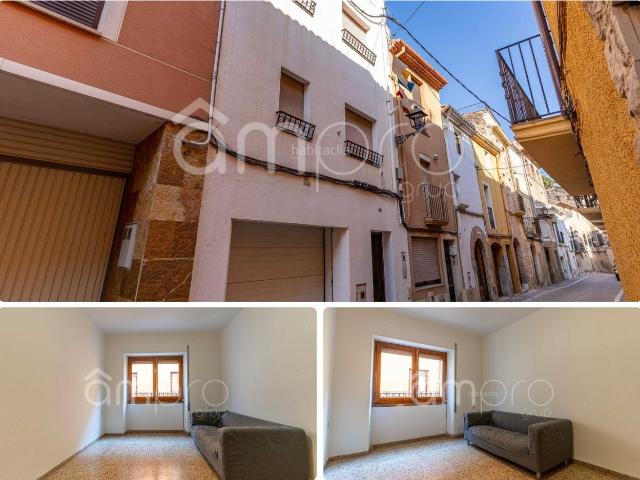 Casa adosada en venta en Riera de Gaià La. Adosada en venta en Riera de Gaià La, Tarragona, con 6 dormitorios, terraza de 20 m y garaje. En buen estado y con vistas al campo. Casas adosadas Riera de.