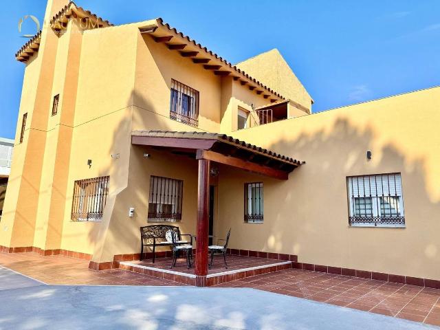 Casa adosada en Venta en Rincón Bajo