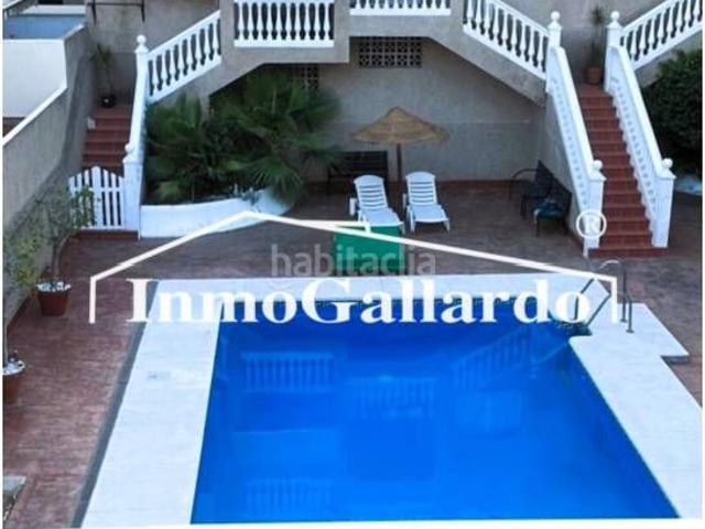 Casa adosada en venta en Rincón de la Victoria, Playa del Rincón. Coqueto chalet en venta. Casas adosadas Rincón de la.