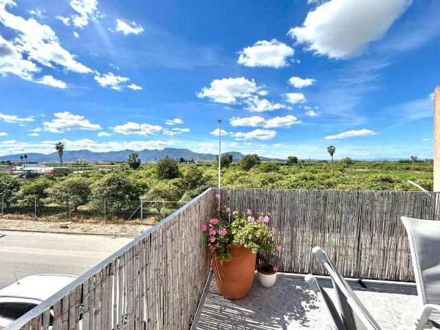 Casa adosada en Venta en Riola