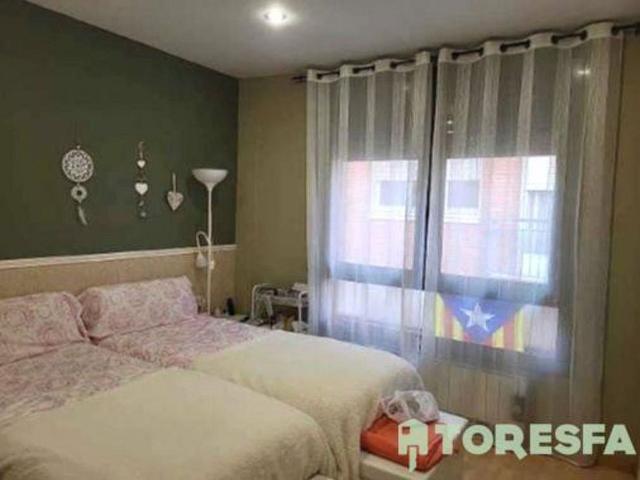 Casa adosada en venta en Rubí, de 89 m² 2 habitaciones por 398.000