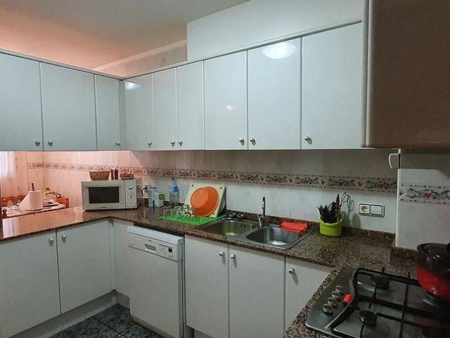 Casa adosada en venta en Rubí, de 129 m² 4 habitaciones por 534.000