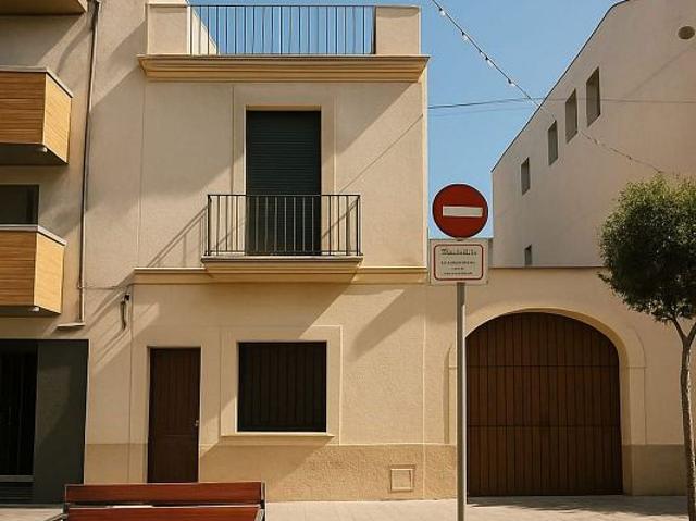 Casa en venta en calle De Doctor Maximí Fornés, Rubí, de 130 m² 4 habitaciones por 390.000
