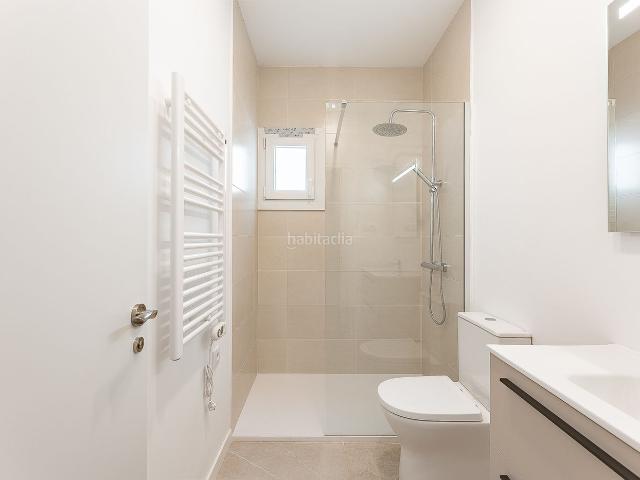 Casa adosada en venta en Rubí, La Serreta. CASA ADOSADA IDEAL PAREJAS REFORMADA. Casas adosadas.