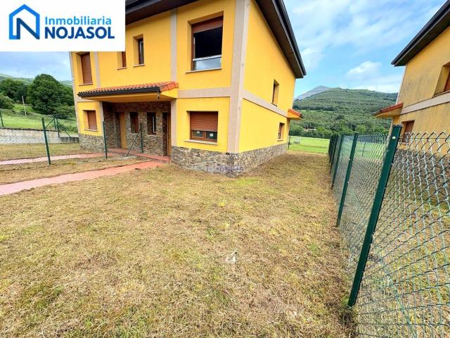 Casa adosada en venta en Ruesga. REF:000538: CHALET EN RUESGA Nº2. Casas adosadas.
