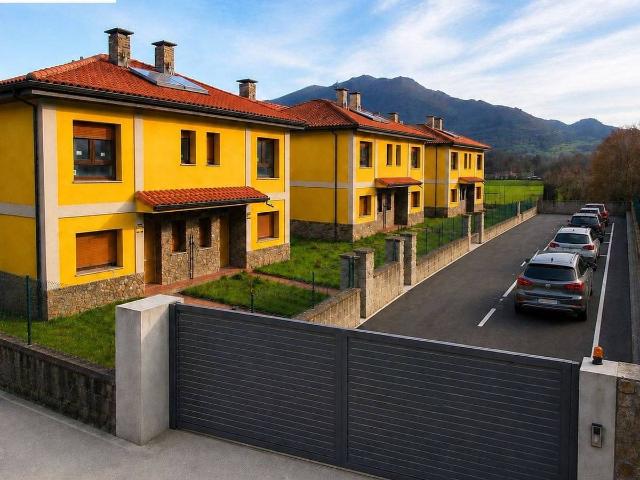 Casa adosada en Venta en Ruesga