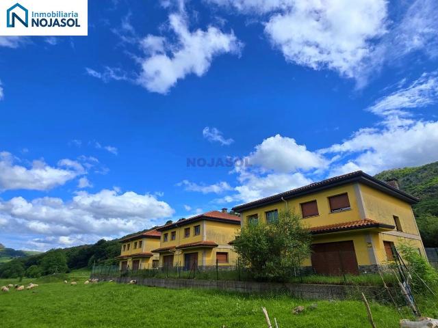 Casa adosada en Venta en Ruesga
