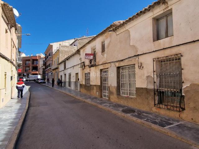 Casa adosada en venta en Totana. Venta Casa Avda. de Lorca Fachada 2 Calles. Casas adosadas.