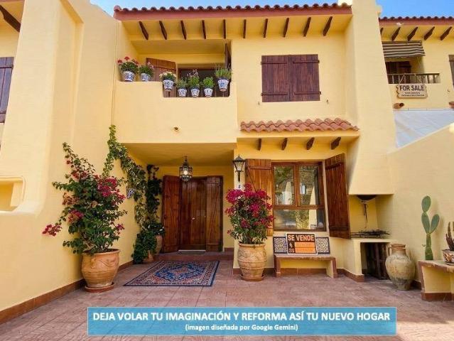 Casa adosada en Venta en Totana