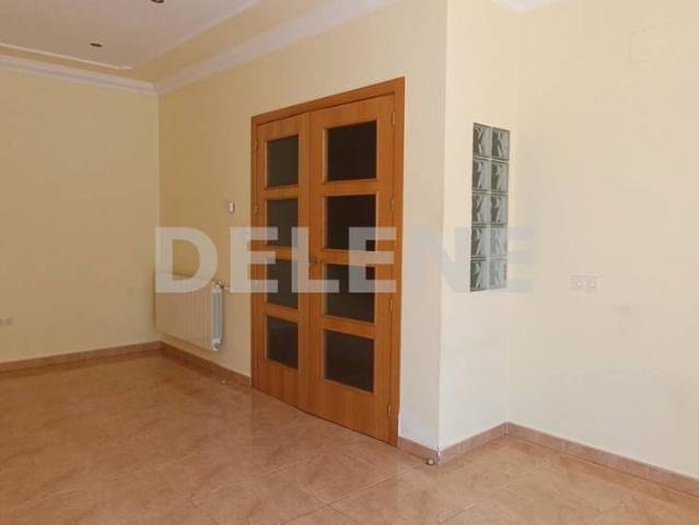 Casa adosada en Venta en Tobarra