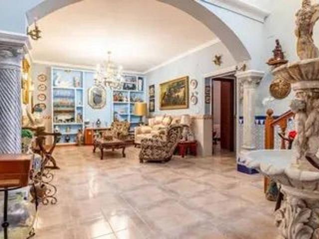 Casa adosada en Venta en Tocina