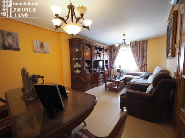 Casa adosada en venta en Tomelloso. Amplio Adosado en Tomelloso Ideal para Familias. Casas adosadas.