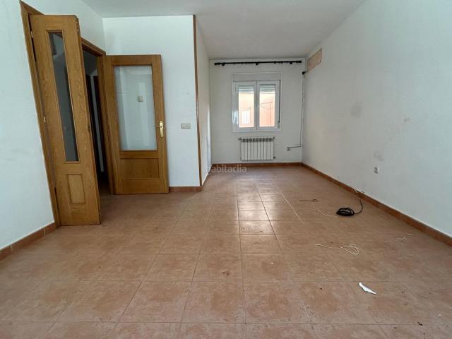 Casa adosada en venta en Tomelloso. CASA ADOSADA DE 3 DORMITORIOS EN CALLE HABANA DE TOMELLOSO. Casas adosadas.
