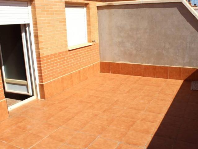 Casa adosada en Venta en Tomelloso