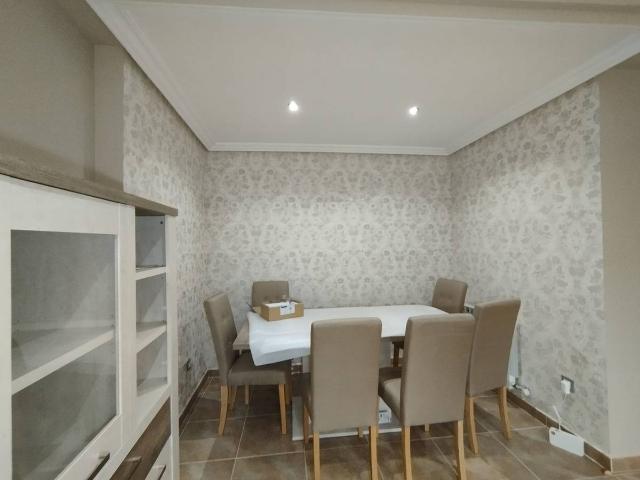 Casa adosada en Venta en Tomelloso