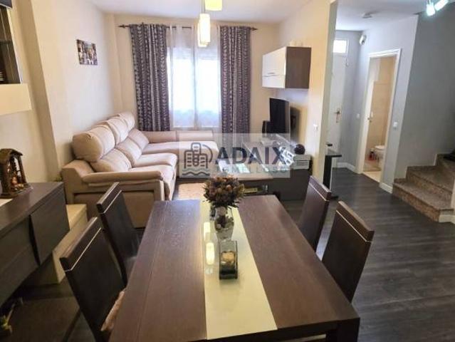 Casa adosada en Venta en Tomelloso