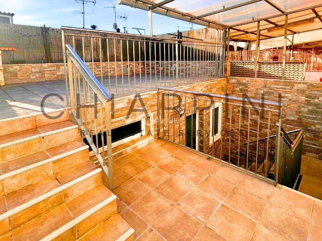 Casa adosada en venta en Torelló. Casa adosada con TERRAZA. Casas adosadas.
