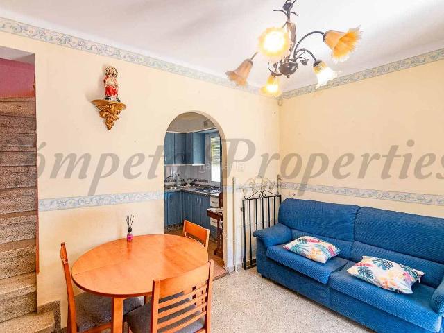 Casa adosada en venta en Torrox, Torrox Pueblo. Tradicional casa de pueblo entre el pueblo y la costa. Casas adosadas.
