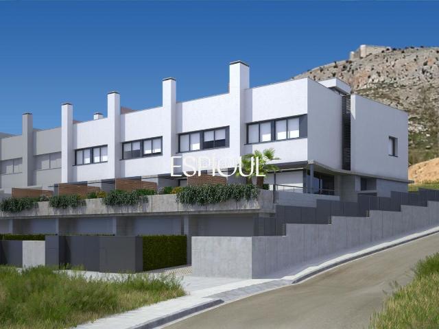 Casa adosada en venta en Torroella de Montgrí Costa Brava. Espectacular casa adosada de obra nueva. Casas adosadas Torroella de.