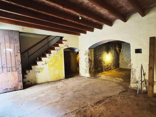 Casa adosada en venta en Torroella de Montgrí, de 216 m² 4 habitaciones por 230.000