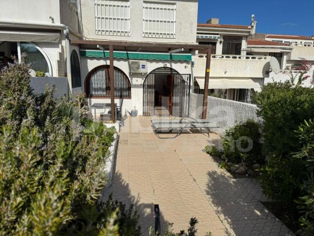 Casa adosada en venta en Torrevieja, Torreblanca. CASA ADOSADA PLANTA BAJA TORREBLANCA. Casas adosadas.
