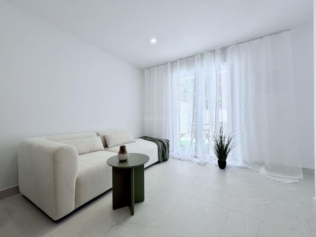 Casa adosada en venta en Torrevieja, Torreblanca. Casas adosadas.