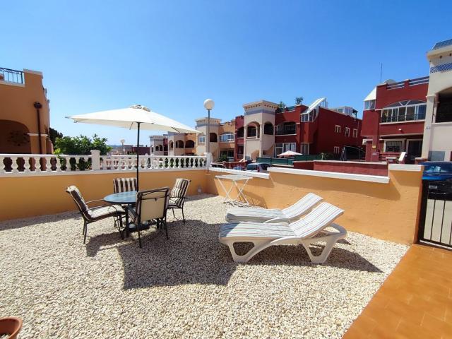 Casa adosada en venta en Torrevieja, Los Balcones Los Altos. Zona popular!. Casas adosadas.