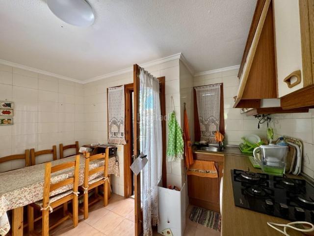 Casa adosada en venta en Torrevieja, Zona Carrefour Urbanizaciones. Casa adosada en esquina cerca del mar!. Casas adosadas.
